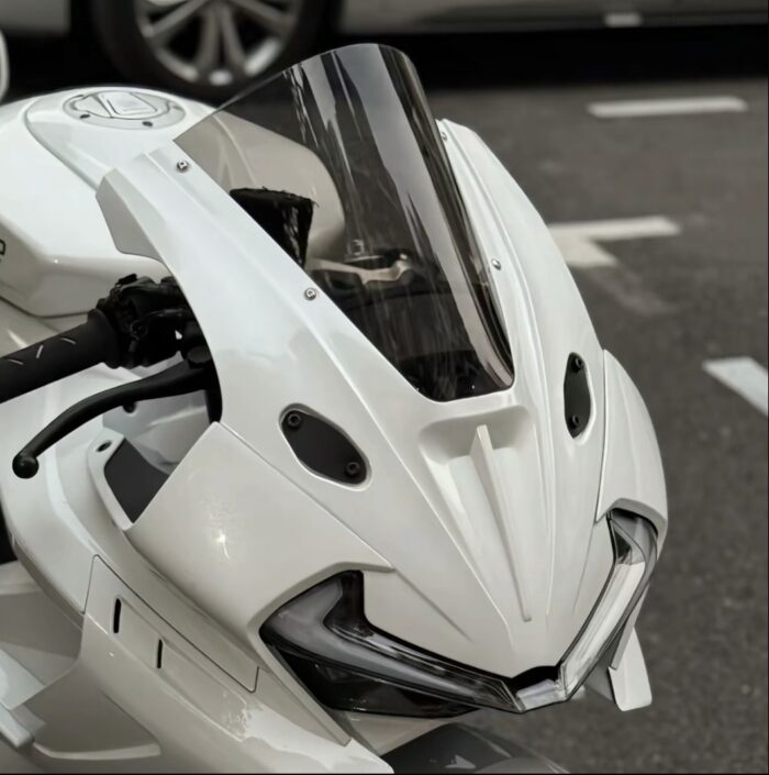 CFMOTO 675SR's Split Windshield Design - Image 10