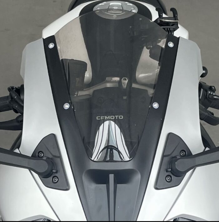 CFMOTO 675SR's Split Windshield Design - Image 9
