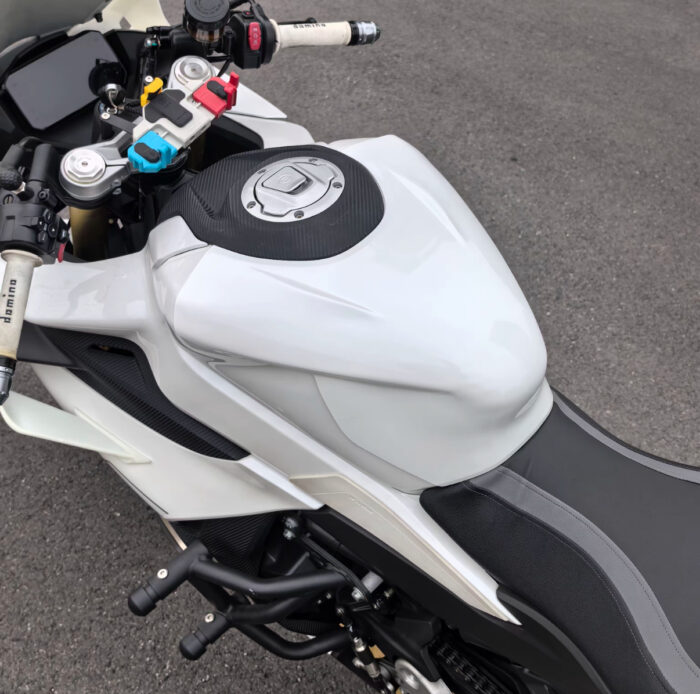 Fuel Tank Protector for CFMOTO 450SR, Racing & Aggressive Stance Lift Kit, Zaomeng SRS Half-Cover Modified Parts - Image 4